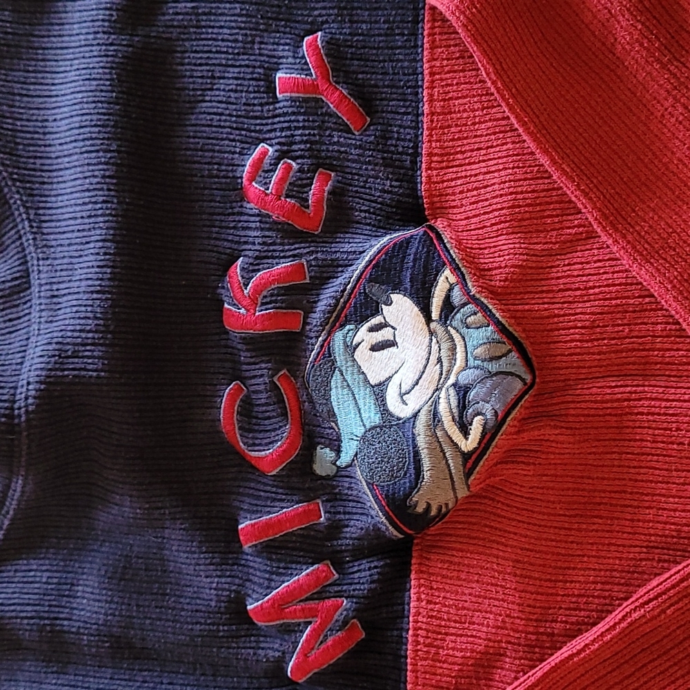 DISNEY STORE PULLOVER